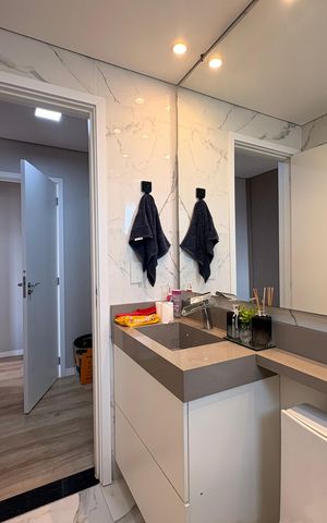 Apartamento à venda com 84m², 2 quartos e 2 vagas Apartamento à venda com 84m², 2 quartos e 2 vagasBanheiro da Suíte