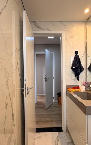 Apartamento à venda com 84m², 2 quartos e 2 vagas Apartamento à venda com 84m², 2 quartos e 2 vagasBanheiro da Suíte