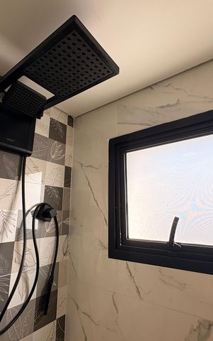 Apartamento à venda com 84m², 2 quartos e 2 vagas Apartamento à venda com 84m², 2 quartos e 2 vagasBanheiro da Suíte