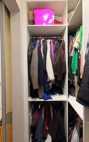 Apartamento à venda com 84m², 2 quartos e 2 vagas Apartamento à venda com 84m², 2 quartos e 2 vagasCloset da suíte