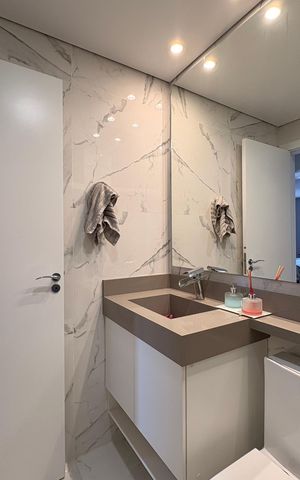 Apartamento à venda com 84m², 2 quartos e 2 vagas Apartamento à venda com 84m², 2 quartos e 2 vagasBanheiro
