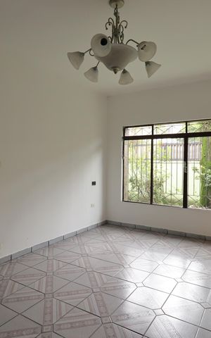 Casa à venda com 148m², 3 quartos e 6 vagasSala