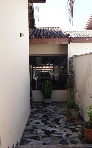 Casa à venda com 360m², 3 quartos e 3 vagasCozinha e Área de Serviço