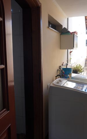 Casa à venda com 360m², 3 quartos e 3 vagasCozinha e Área de Serviço