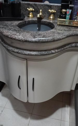 Casa à venda com 360m², 3 quartos e 3 vagasBanheiro da Suíte