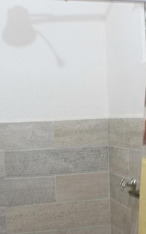 Studio para alugar com 27m², 1 quarto e sem vaga Studio para alugar com 27m², 1 quarto e sem vagaBanheiro