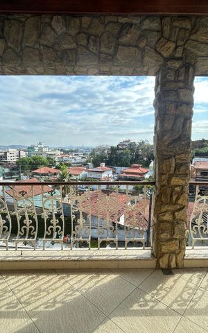 Casa para alugar com 575m², 5 quartos e 5 vagasVaranda do Quarto 1