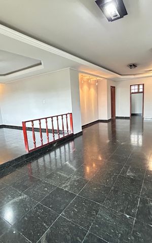 Casa para alugar com 575m², 5 quartos e 5 vagasSala