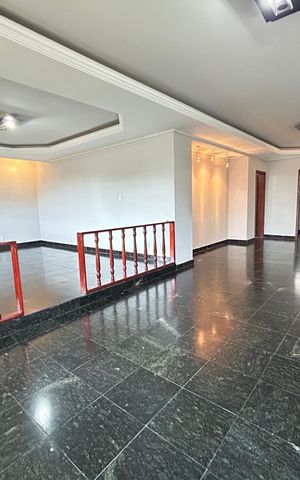 Casa para alugar com 575m², 5 quartos e 5 vagasSala