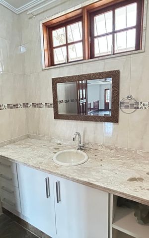 Casa para alugar com 575m², 5 quartos e 5 vagasLavabo da Sala