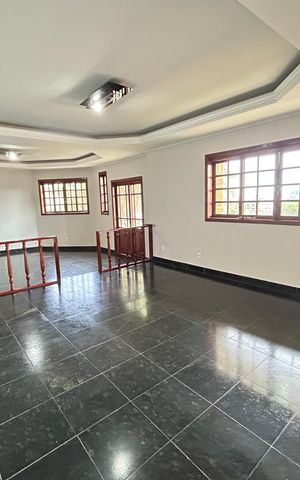 Casa para alugar com 575m², 5 quartos e 5 vagasSala