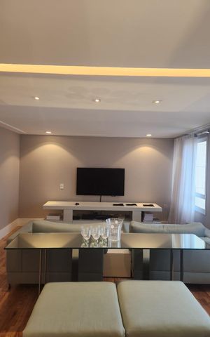 Apartamento à venda com 333m², 3 quartos e 4 vagas Apartamento à venda com 333m², 3 quartos e 4 vagasSala