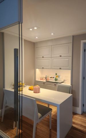 Apartamento à venda com 333m², 3 quartos e 4 vagas Apartamento à venda com 333m², 3 quartos e 4 vagasSala de Jantar