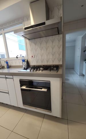 Apartamento à venda com 333m², 3 quartos e 4 vagas Apartamento à venda com 333m², 3 quartos e 4 vagasCozinha