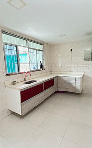 Casa para alugar com 300m², 3 quartos e 2 vagasCozinha