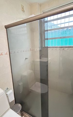 Casa para alugar com 300m², 3 quartos e 2 vagasBanheiro 1