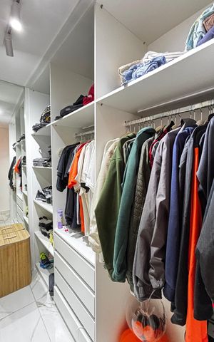 Casa para alugar com 124m², 3 quartos e 2 vagasSuite Closet