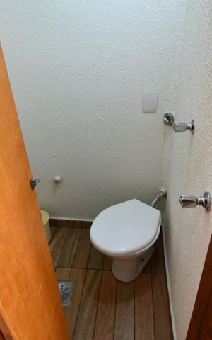 Casa à venda com 265m², 5 quartos e 10 vagasLavabo