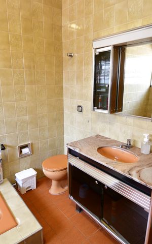 Casa à venda com 265m², 5 quartos e 10 vagasBanheiro Social