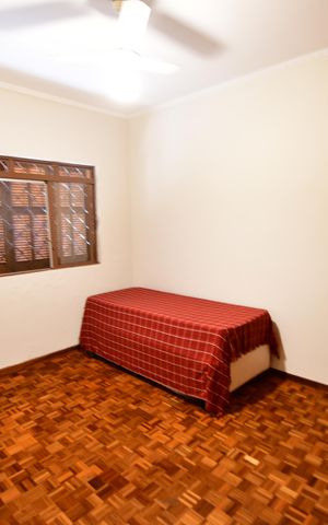 Casa à venda com 265m², 5 quartos e 10 vagasQuarto 2