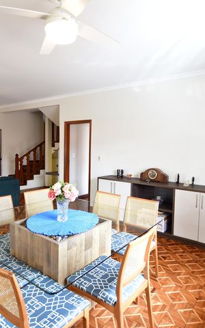 Casa à venda com 265m², 5 quartos e 10 vagasSala