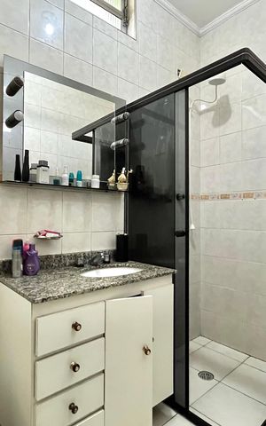 Casa à venda com 110m², 2 quartos e 2 vagas Casa à venda com 110m², 2 quartos e 2 vagasBanheiro