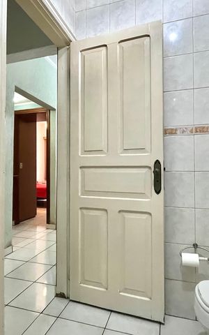 Casa à venda com 110m², 2 quartos e 2 vagas Casa à venda com 110m², 2 quartos e 2 vagasBanheiro