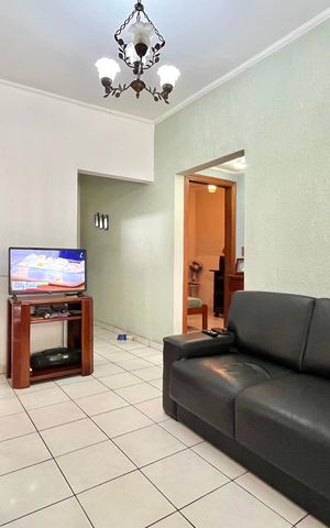 Casa à venda com 110m², 2 quartos e 2 vagas Casa à venda com 110m², 2 quartos e 2 vagasSala