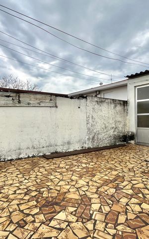 Casa à venda com 110m², 2 quartos e 2 vagas Casa à venda com 110m², 2 quartos e 2 vagasÁrea externa