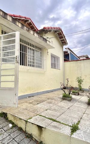 Casa à venda com 110m², 2 quartos e 2 vagas Casa à venda com 110m², 2 quartos e 2 vagasÁrea externa