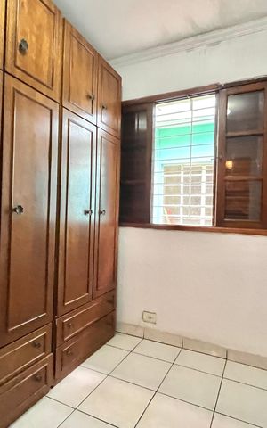 Casa à venda com 110m², 2 quartos e 2 vagas Casa à venda com 110m², 2 quartos e 2 vagasCloset do Quarto 2