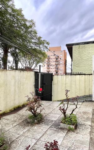 Casa à venda com 110m², 2 quartos e 2 vagas Casa à venda com 110m², 2 quartos e 2 vagasÁrea externa
