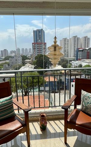 Apartamento à venda com 244m², 4 quartos e 4 vagas Apartamento à venda com 244m², 4 quartos e 4 vagasVaranda