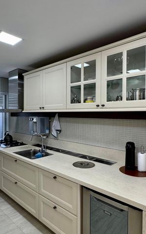 Apartamento à venda com 244m², 4 quartos e 4 vagas Apartamento à venda com 244m², 4 quartos e 4 vagasCozinha