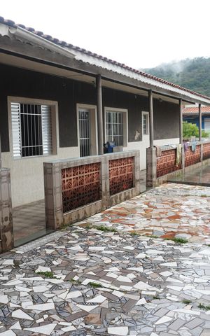 Casa à venda com 130m², 4 quartos e 4 vagasÁrea externa