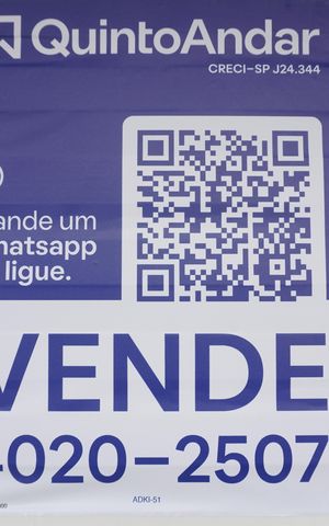 Casa à venda com 130m², 4 quartos e 4 vagasFachada