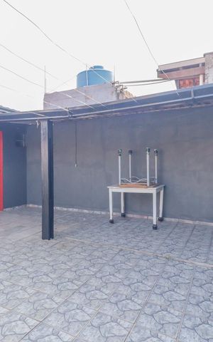 Casa à venda com 190m², 3 quartos e 2 vagas Casa à venda com 190m², 3 quartos e 2 vagasÁrea externa