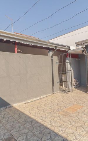 Casa à venda com 190m², 3 quartos e 2 vagas Casa à venda com 190m², 3 quartos e 2 vagasÁrea externa