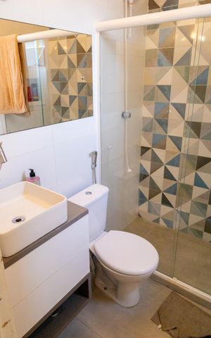 Casa de condomínio à venda com 160m², 3 quartos e 2 vagas Casa de condomínio à venda com 160m², 3 quartos e 2 vagasBanheiro da Suíte