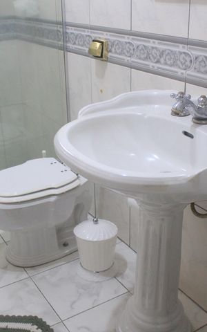 Casa para alugar com 260m², 3 quartos e 2 vagasBanheiro 1