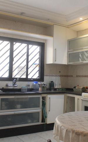 Casa para alugar com 260m², 3 quartos e 2 vagasCozinha