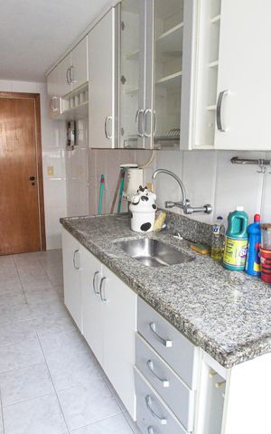 Apartamento à venda com 103m², 4 quartos e 3 vagasCozinha