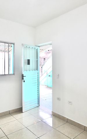 Casa para alugar com 70m², 1 quarto e 1 vaga Casa para alugar com 70m², 1 quarto e 1 vagaSala