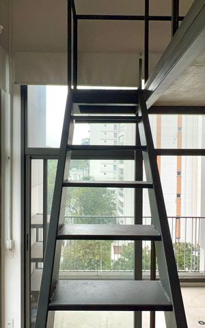 Studio à venda com 36m², 1 quarto e sem vaga Studio à venda com 36m², 1 quarto e sem vagaEscada
