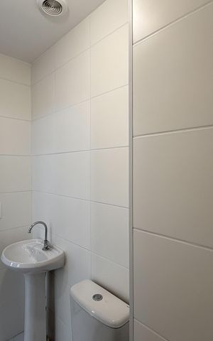 Apartamento à venda com 32m², 2 quartos e sem vaga Apartamento à venda com 32m², 2 quartos e sem vagaBanheiro