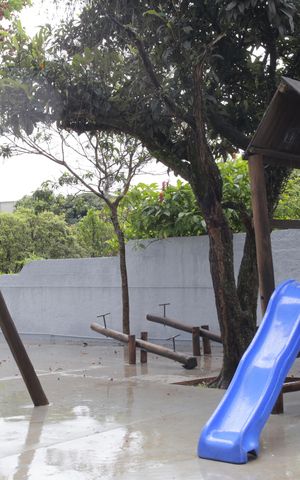 Apartamento à venda com 49m², 2 quartos e 1 vaga Apartamento à venda com 49m², 2 quartos e 1 vagaÁrea comum - Playground