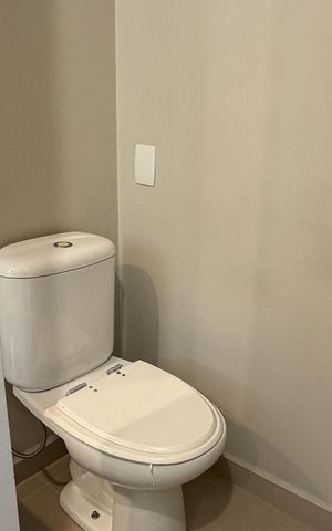 Apartamento para alugar com 160m², 3 quartos e 1 vaga Apartamento para alugar com 160m², 3 quartos e 1 vagaBanheiro da Suíte