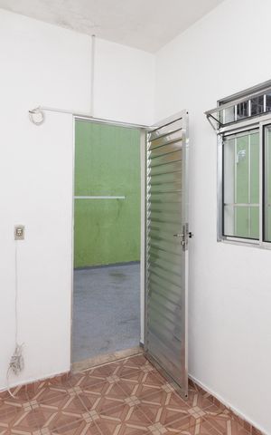 Casa para alugar com 50m², 4 quartos e 1 vaga Casa para alugar com 50m², 4 quartos e 1 vagaQuarto 4