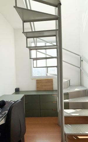 Apartamento para alugar com 99m², 1 quarto e sem vaga Apartamento para alugar com 99m², 1 quarto e sem vagaEscada