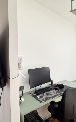 Apartamento para alugar com 99m², 1 quarto e sem vaga Apartamento para alugar com 99m², 1 quarto e sem vagaEscada